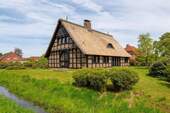 Fachwerk Wohnhaus - 6 Zimmer Bauernhaus, Landhaus zum Kaufen in Friesoythe