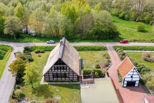 Grundstück am Fischteich - 6 Zimmer Bauernhaus, Landhaus in Friesoythe
