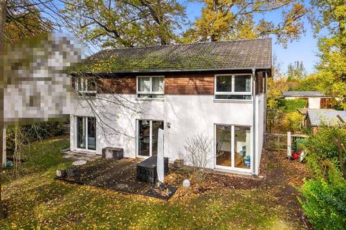 Hausansicht - Lichtdurchflutetes Architektenhaus auf Südwest­grundstück in exzellenter Finkenkruger Wohnlage