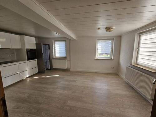 Wohnbereich mit Küche - 3 Zimmer Einfamilienhaus in Edermünde