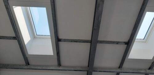 Dachfenster mit Fernsteuerung - Büro mit 100,00 m&sup2; in Geretsried-Gelting zur Miete