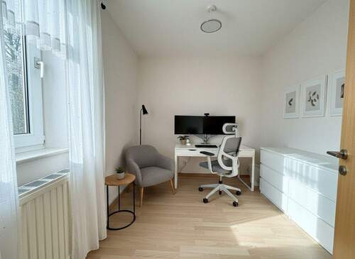 Büro EG virtuell möbliert - 