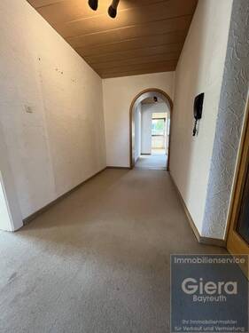 Flur/Eingang Ist-Zustand - 4 Zimmer Etagenwohnung zum Kaufen in Hummeltal