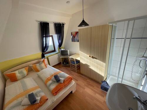 Zimmer mit Dusche - 