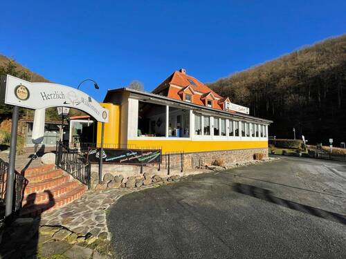 Vorderseite - Einfamilienhaus mit 290,00 m&sup2; in Waldeck zum Kaufen