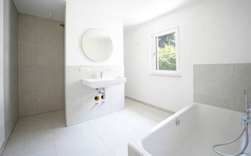 Beispiel Bad - Etagenwohnung mit 83,00 m² in Landshut zum Kaufen