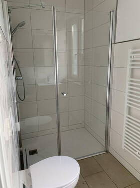 Dusche mit EG - 6 Zimmer Reihenmittelhaus zur Miete in Gotha