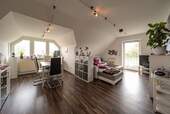 Wohnzimmer (2) - Etagenwohnung mit 58,00 m² in Westerstede zum Kaufen
