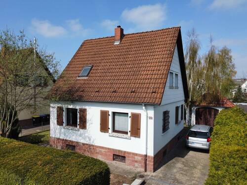 Hausansicht - 4 Zimmer Einfamilienhaus zum Kaufen in Kaiserslautern