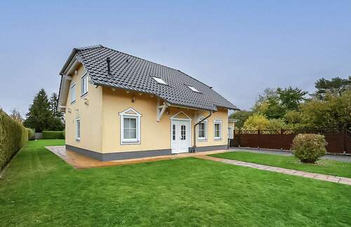 Hausansicht - Top gepflegtes Architekten-Einfamilienaus mit weiterem Bauplatz in gefragter Lage von Dallgow