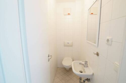 Separat vom Bad getrenntes WC - 