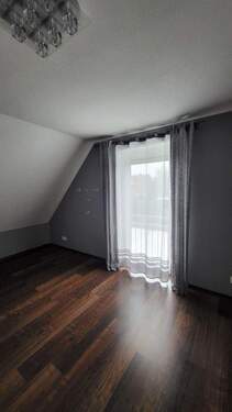 bodentiefe Fenster im OG - 
