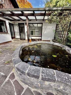 Fischteich und Schuppen - 