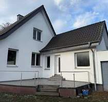 IMMOBILIEN GUMNIOR präsentiert: Einfamilienhaus mit drei Garagen in Rheine