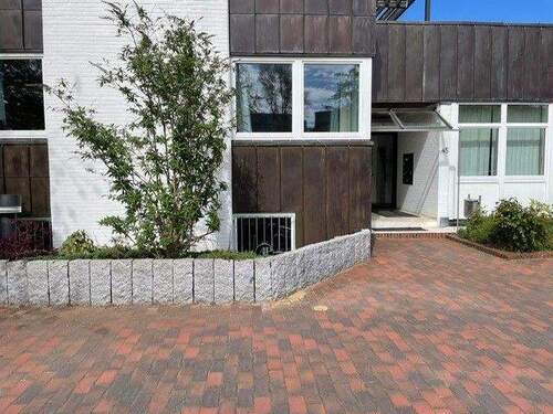 2. Aussenansicht Wohngebäude - Einfamilienhaus zum Kaufen in Norderstedt