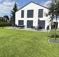 Neuwertiges Einfamilienhaus mit schönem Garten in privater Anliegerstraße - Duisburg Baerl