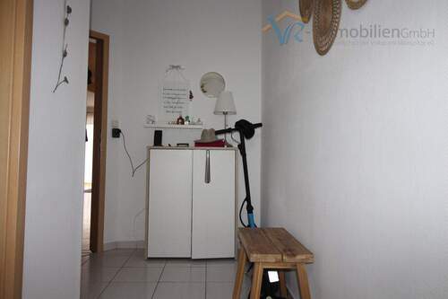 Flur - 6 Zimmer Reihenmittelhaus zum Kaufen in Bischofsheim