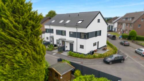 Eingang - 5 Zimmer Reihenendhaus zum Kaufen in Sankt Augustin