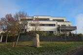 Hausansicht - Langsur-Grewenich: 2-Z-Whg. mit EBK, Balkon und Stellplatz ab 01.07. frei