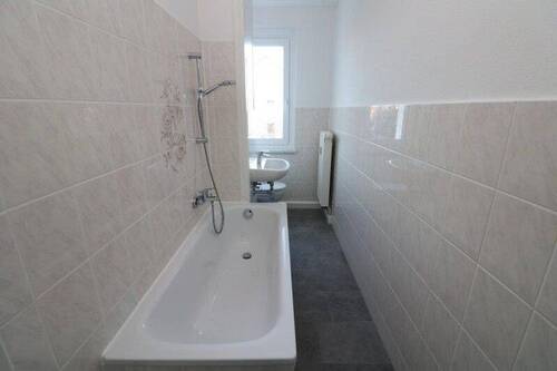 Bad - 3 Zimmer Etagenwohnung zur Miete in Freiberg