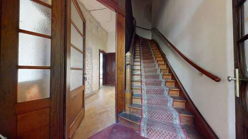 Treppenhaus - Mehrfamilienhaus, Wohnhaus mit 367,00 m&sup2; in Bremen zum Kaufen