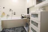 Badezimmer mit Badewanne - 