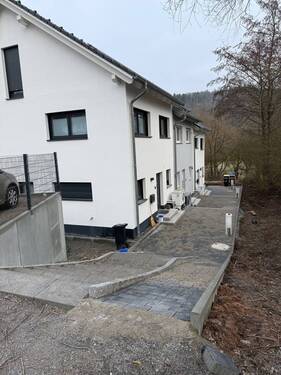 Hauszugang mit Treppe + Rampe - 