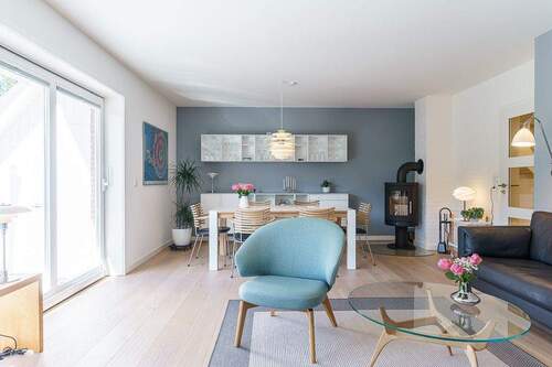 Wohzimmer mit Kamin - 5 Zimmer Doppelhaushälfte in Harrislee