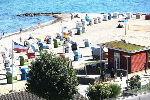 Blick v Balkon auf DLRG- Stati - 