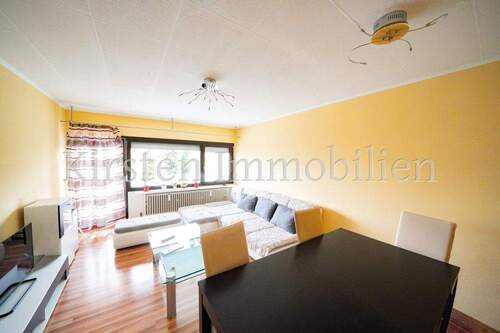 Wohnzimmer - 3 Zimmer Etagenwohnung zum Kaufen in Balingen