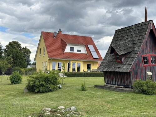 Blick vom Garten Richtung Haus - 
