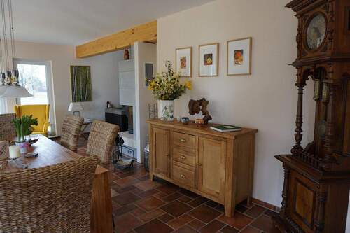 Wohnbereich Blick Kamin - 4 Zimmer Einfamilienhaus zum Kaufen in Boitzenburger Land