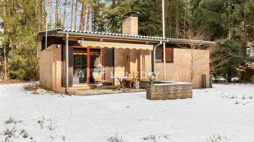 Außenansicht 3 - Rückzugsort mitten im Grünen - charmantes Ferienhaus auf traumhaftem Waldgrundstück in Stüde