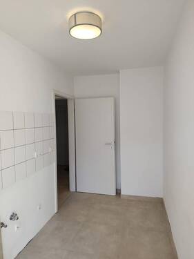 Küchenblick Richtung Flur - 