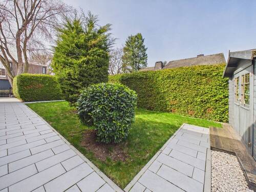 schön angelegter Garten - 4 Zimmer Einfamilienhaus in Mainz