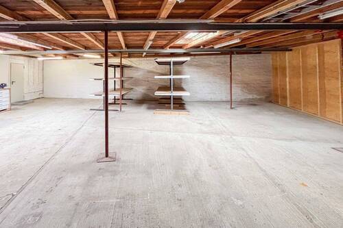 Garage - 