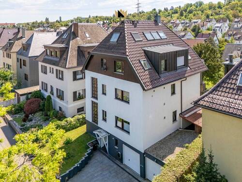 Verschiedene Modernisierungsmaßnahmen außen wie auch innen - 