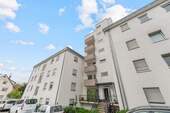 Hausansicht mit Eingang - 