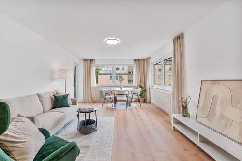 Wohnzimmer - 3 Zimmer Etagenwohnung zum Kaufen in Leonberg