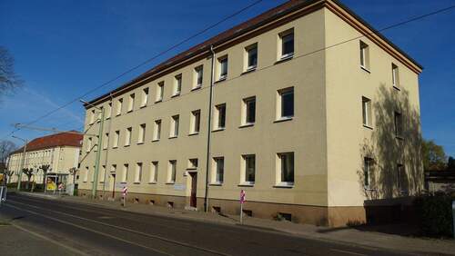 Außenansicht - Große 3-Raumwohnung sucht Nachmieter!