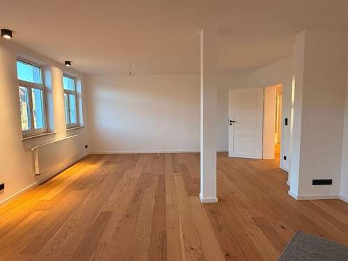 WOHNEN - 4 Zimmer Etagenwohnung in Nürnberg