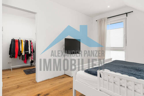 .... mit Ankleide - 