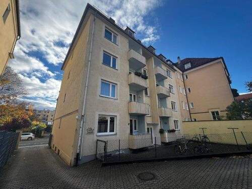 Ansicht Zufahr Nunnenbeckstr.jpg - 2 Zimmer Mehrfamilienhaus, Wohnhaus in Nürnberg