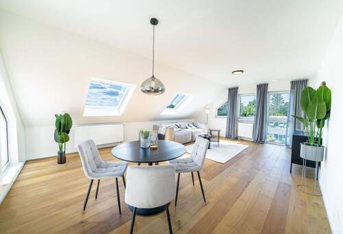 WOHNZIMMER - **Schmuckstück in Offenbach Bürgel**Erstbezug nach Modernisierung