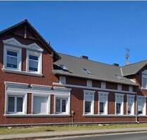 Mehrfamilienhaus mit freiwerdender Eigentümerwohnung und viel Nebengelass - Ferdinandshof