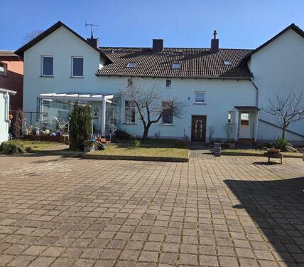 Hintere Ansicht - 9 Zimmer Mehrfamilienhaus, Wohnhaus zum Kaufen in Ferdinandshof