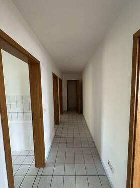 Flur 01 Eingang - 3 Zimmer Etagenwohnung zur Miete in Stralsund