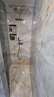 Badezimmer (1. OG) - 