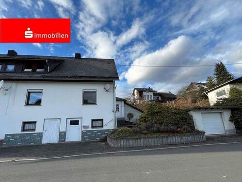 Straßenansicht - Willkommen Zuhause! Doppelhaushälfte für die kleine Familie!