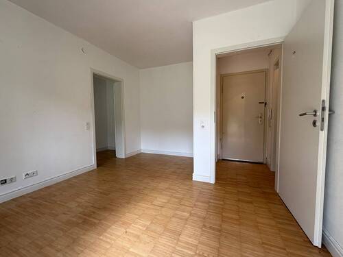 Wohnen Richtung Flur - 2 Zimmer Etagenwohnung zum Kaufen in Stuttgart